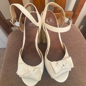 Gianni Bini Cream Bow Heels